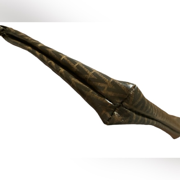 Mario Valentino Vintage Brown leather Monogramed V Clutch🔥 totally ‘80s😎 - Picture 6 of 9